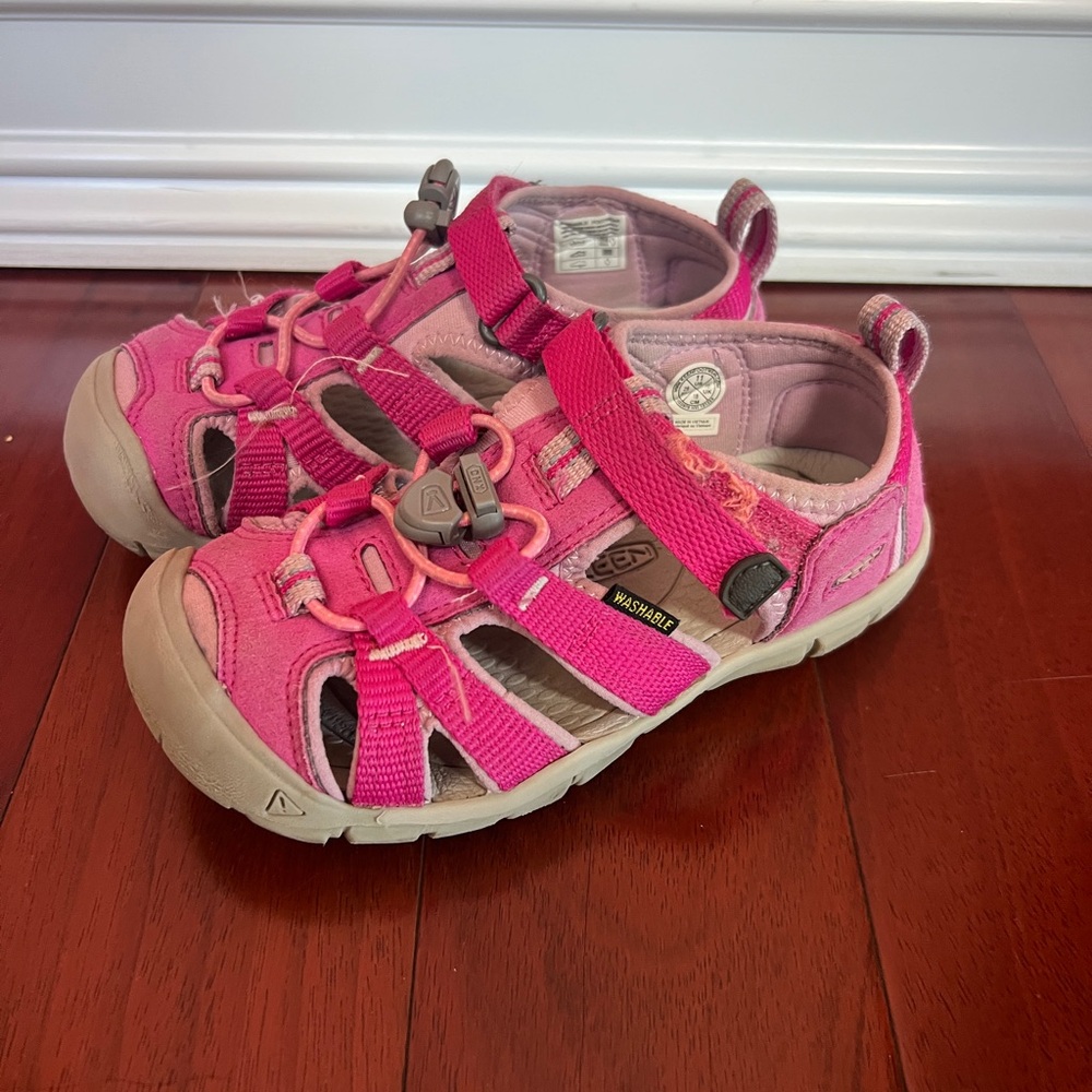 KEEN Kids Fuchsia Sandals